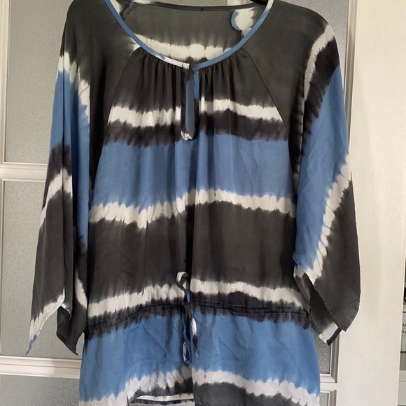 Too - Picture 1 of 2